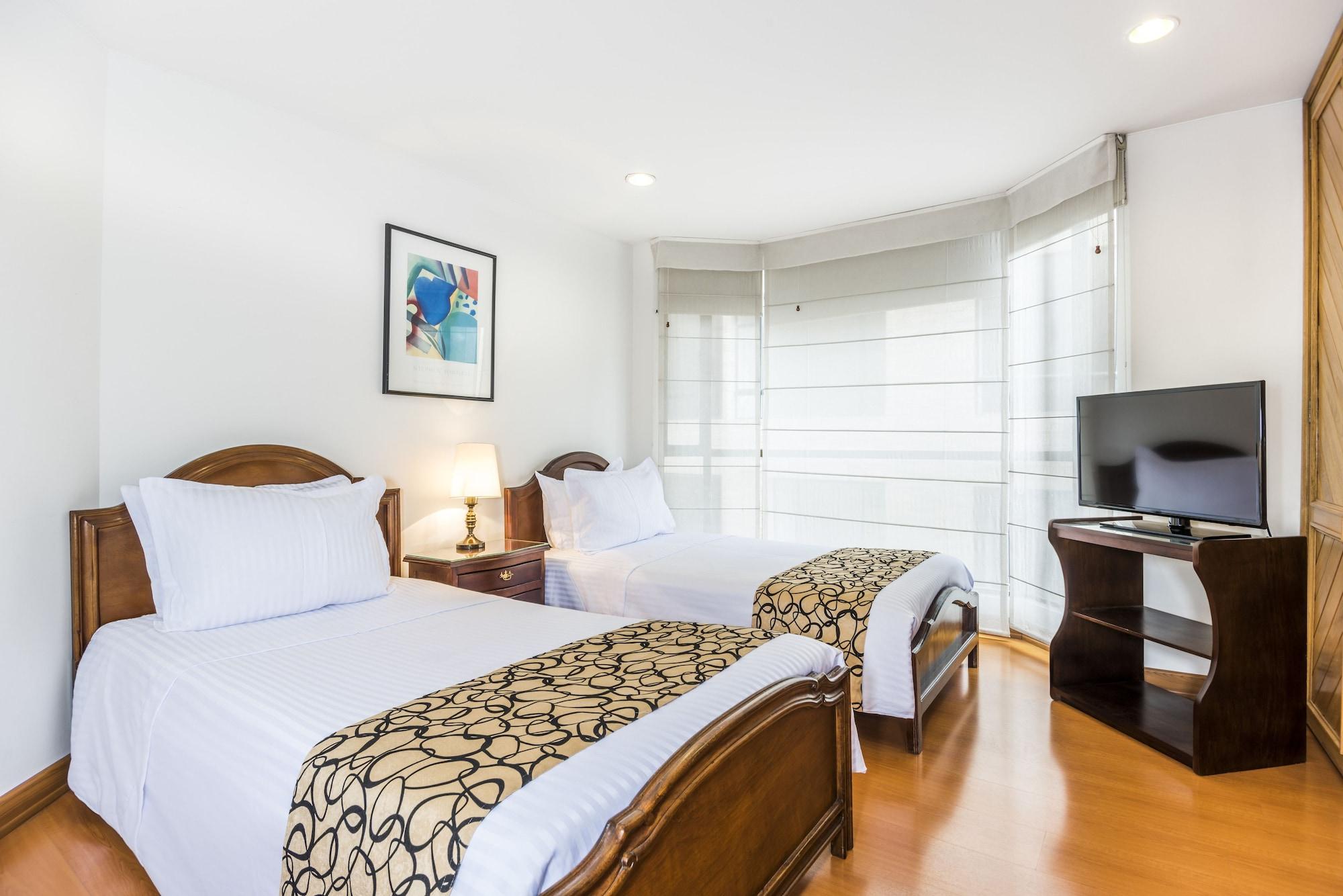 Aparthotel Travelers Fontana Plaza 4*