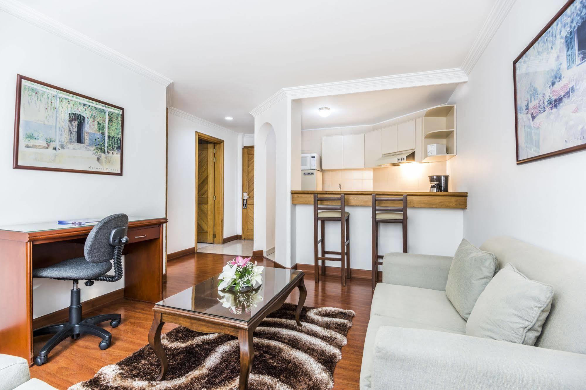 Travelers Fontana Plaza Aparthotel Bogota